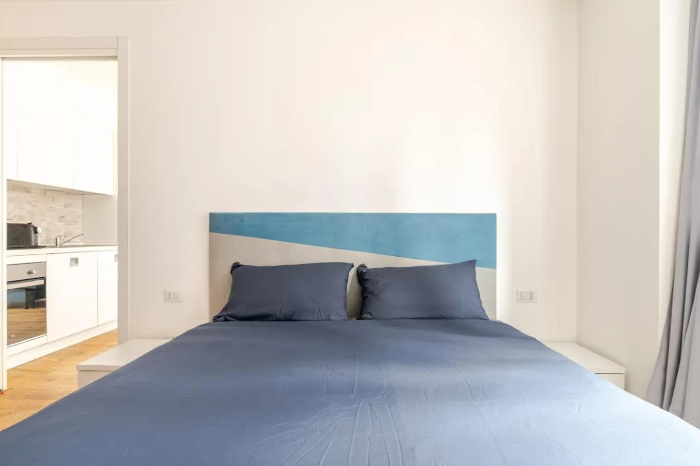 Crystal Home Mi With Xxl Shower Milan 0*,